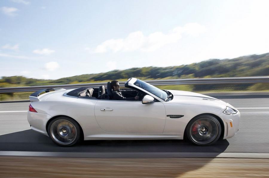  Jaguar XKR-S Convertible 2012 года  (фото 16 из 45)
